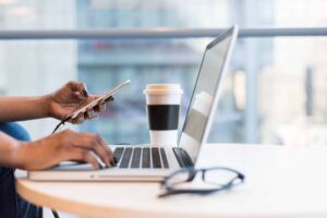 Fitur-fitur Penting Aplikasi Slip Gaji Online